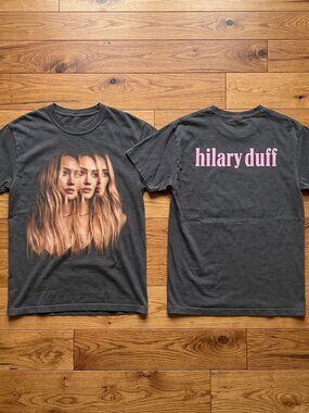 Hilary Duff Mature Photo Lucky Me Tour 2026 T-shirt Charcoal